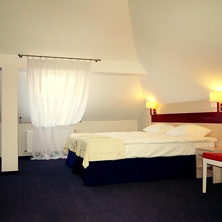 Optima Pochayiv Hotel Pochaiv Room photo
